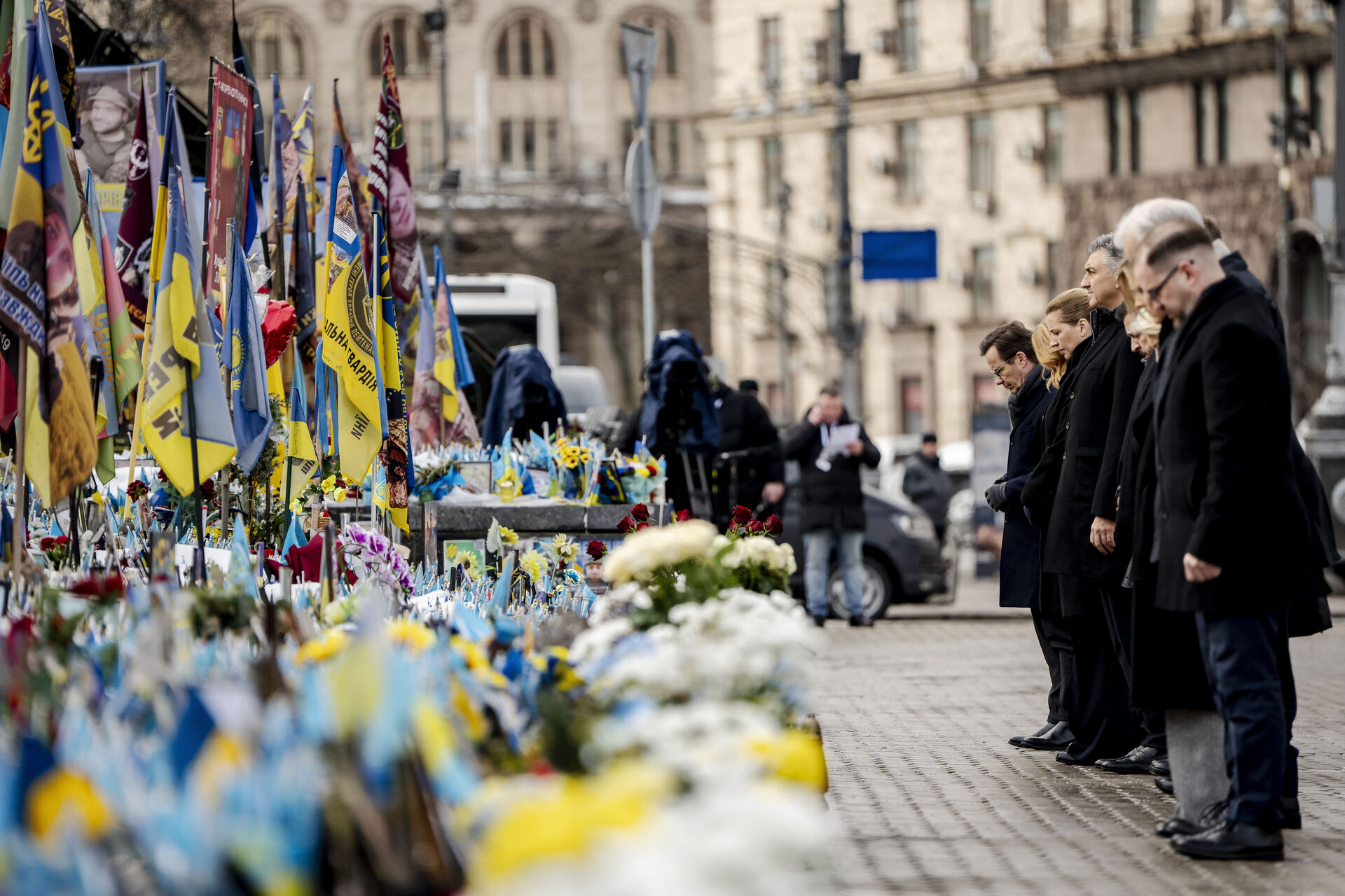 Nordisk-baltiske ledere, EU ledere og Zelenskyy til mindehøjtidelighed på Uafhængighedspladsen