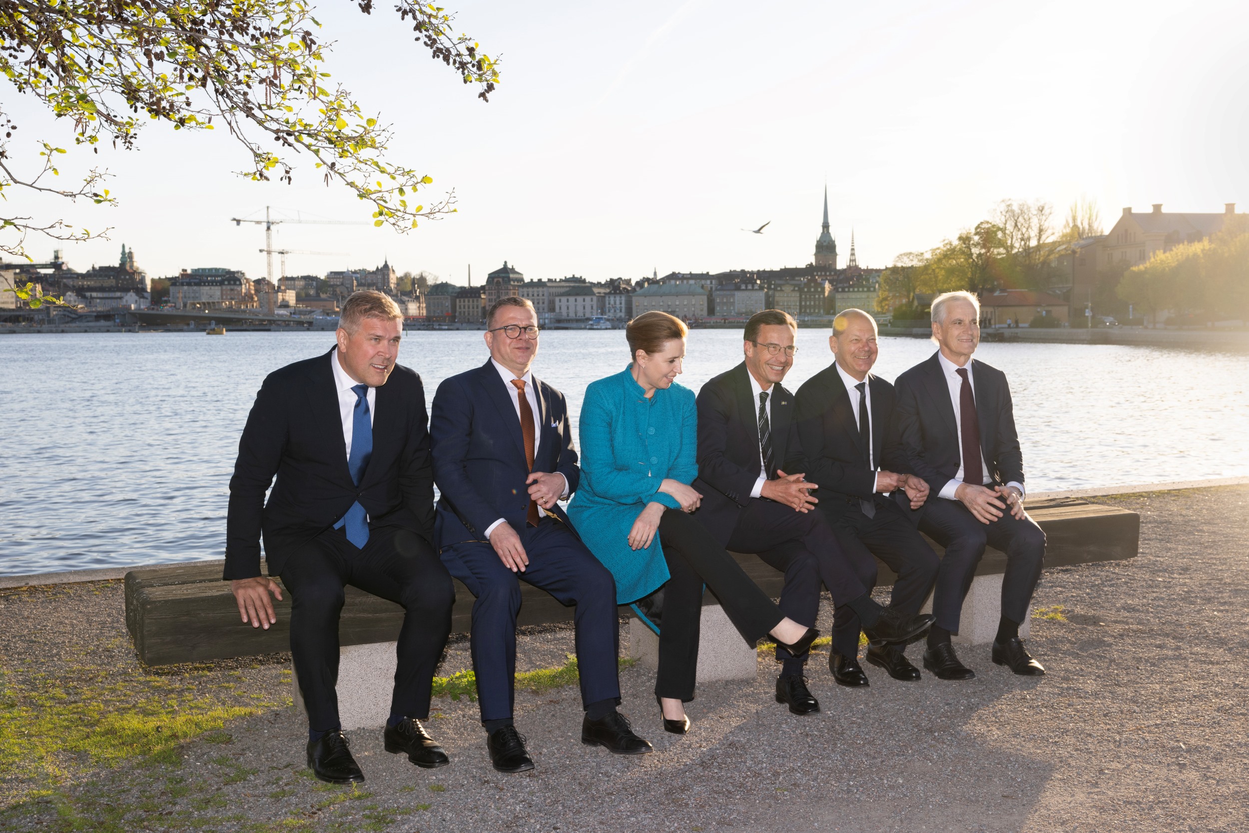 Statsminister Mette Frederiksen sammen med Sveriges statsminister Ulf Kristersson, Tysklands forbundskansler Olaf Scholz, Norges statsminister Jonas Gahr Støre, Finlands statsminister Petteri Orpo og Islands statsminister Bjarni Benediktsson