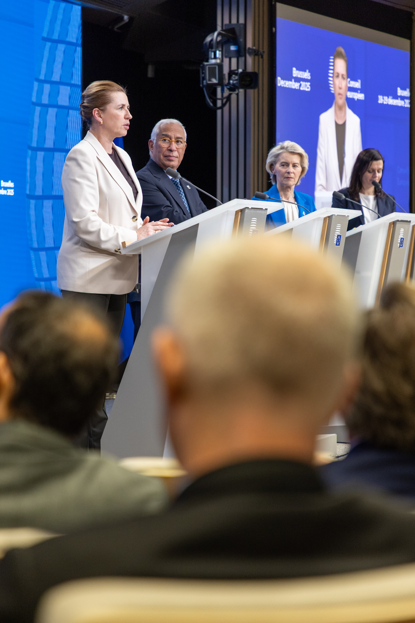 Statsminister Mette Frederiksen med Antonio Costa og Ursula Von der Leyen