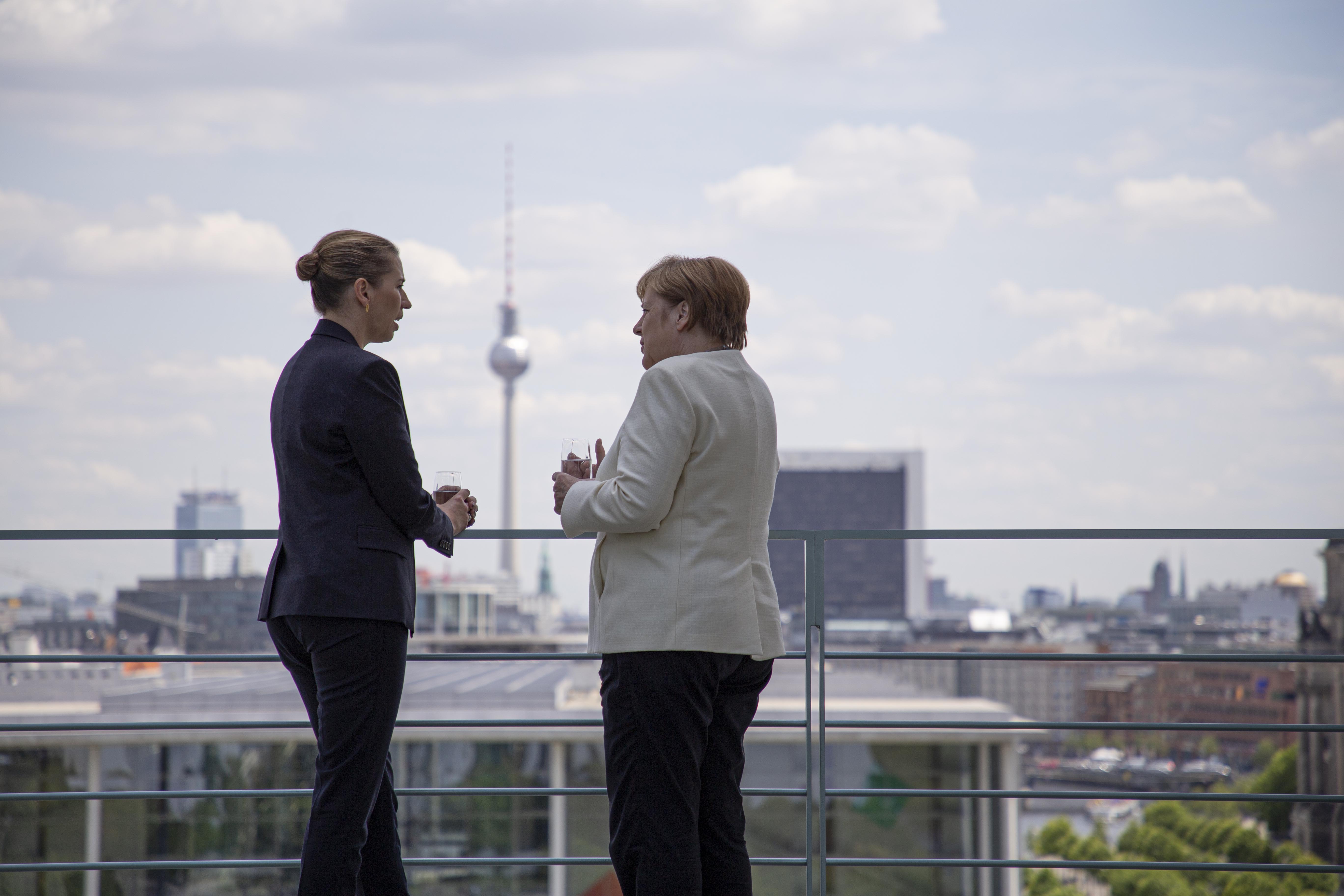 Statsminister Mette Frederiksen og Merkel Berlin 