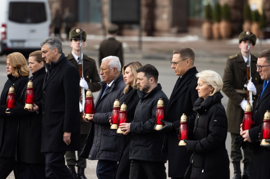Nordisk-baltiske ledere, EU ledere og Zelenskyy til mindehøjtidelighed på Uafhængighedspladsen