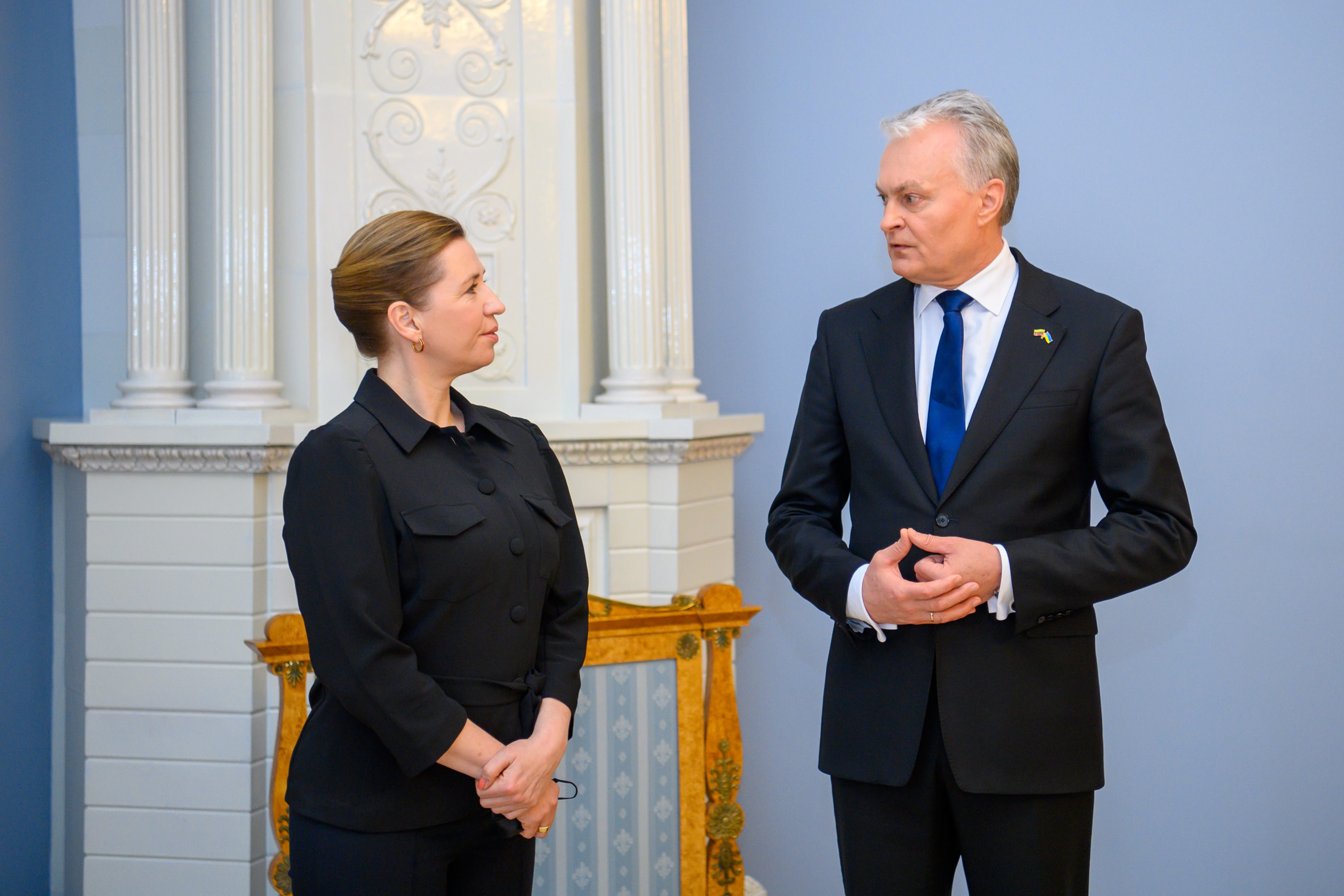 Statsminister Mette Frederiksen ved siden af Litauens præsident Gitanas Nausėda.