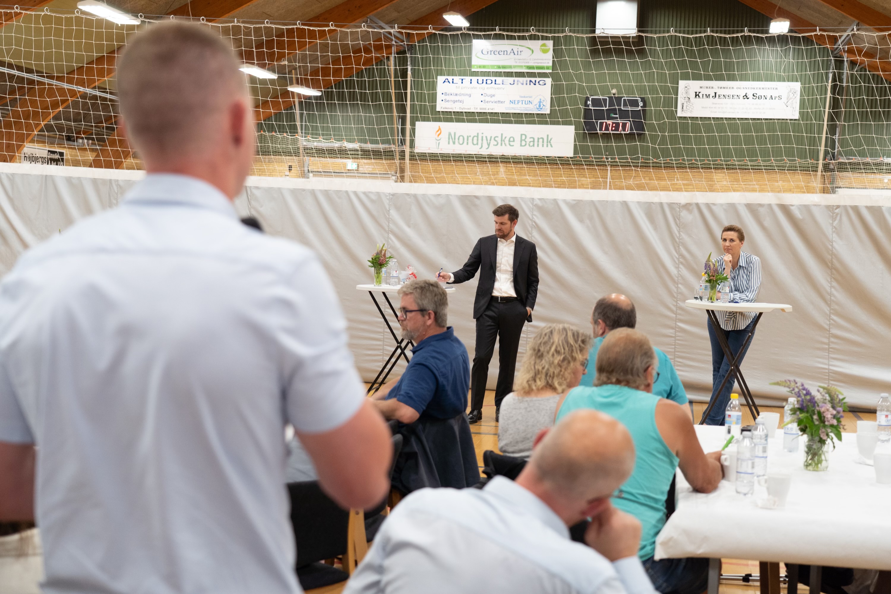 Statsminister Mette Frederiksen sammen med ministeren for byer og landdistrikter, kirkeminister og minister for nordisk samarbejde Morten Dahlin