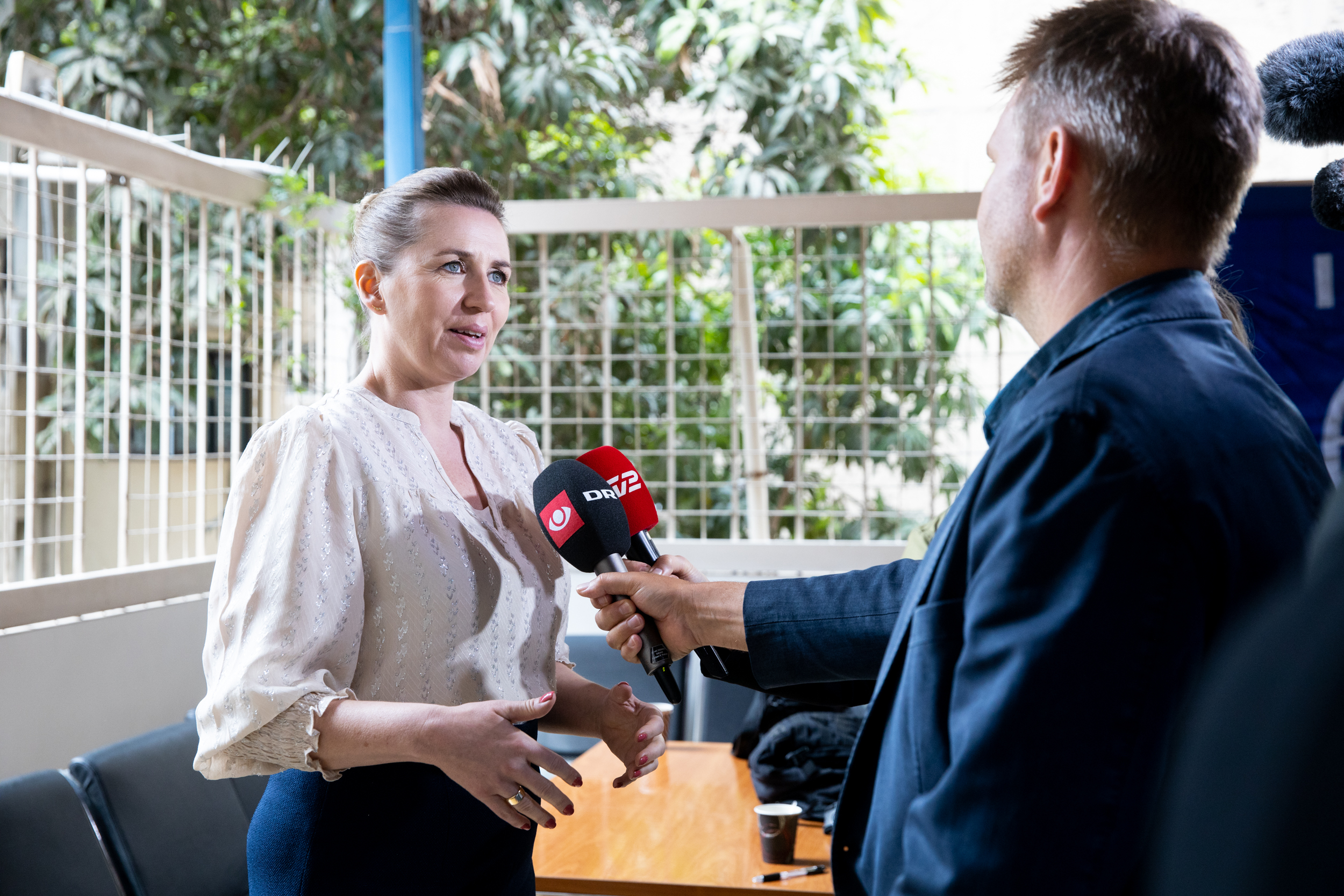 Statsminister Mette Frederiksen giver interview til dansk presse