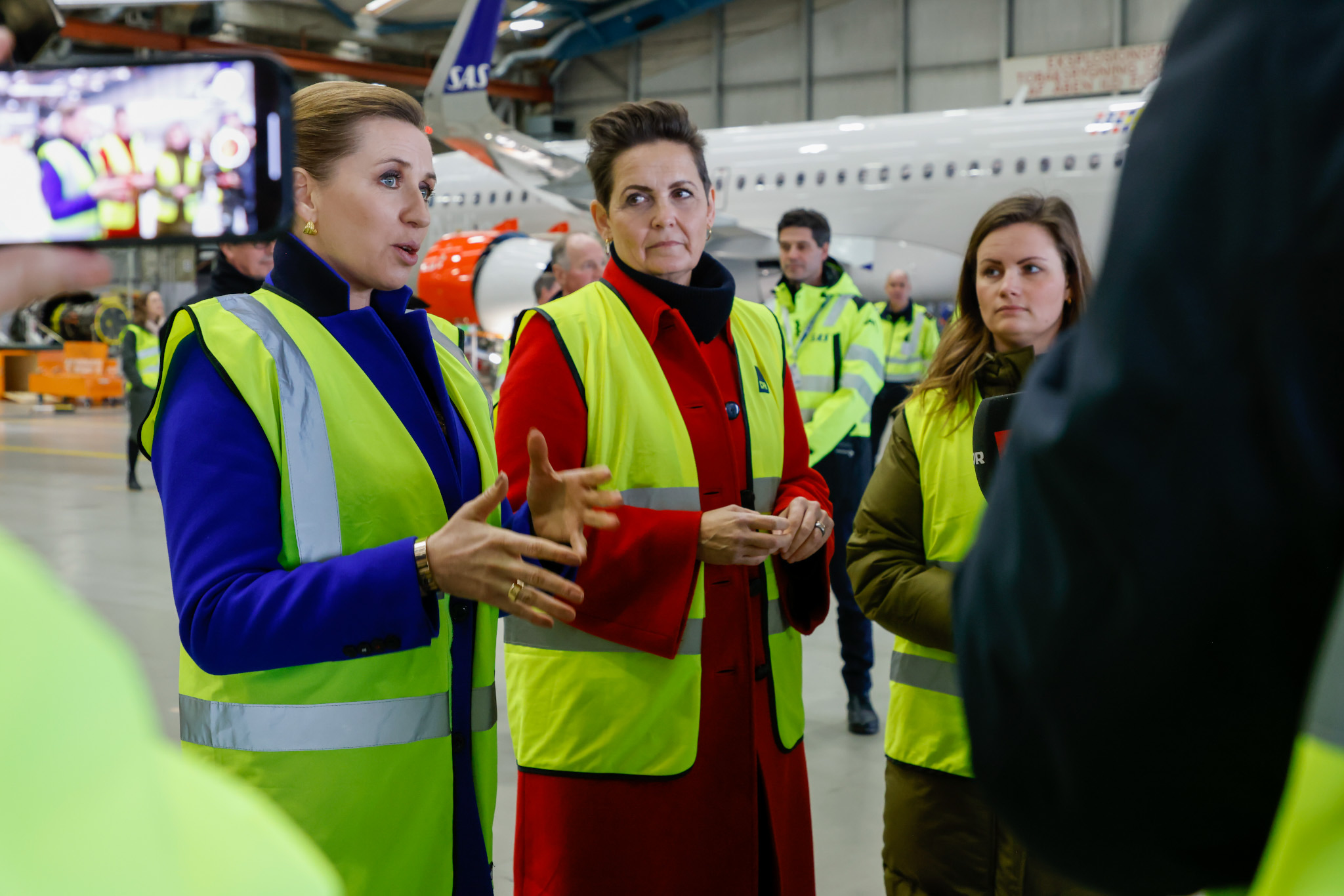 Statsminister Mette Frederiksen, Pia Olsen Dyhr og Mai Villadsen møder pressen ved besøg i Københavns Lufthavn, Kastrup.