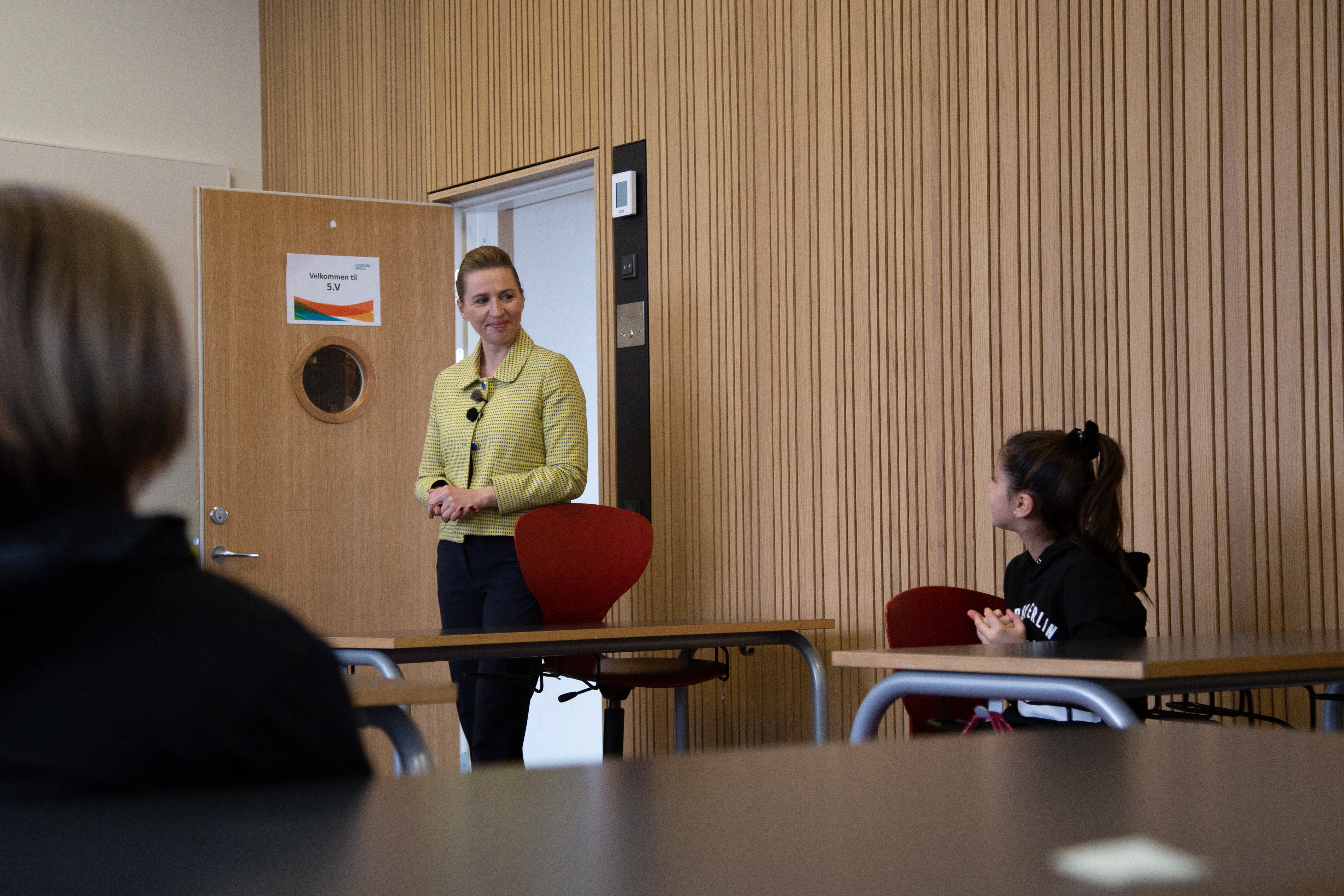 Statsminister Mette Frederiksen besøger genåbnet Lykkebo Skole