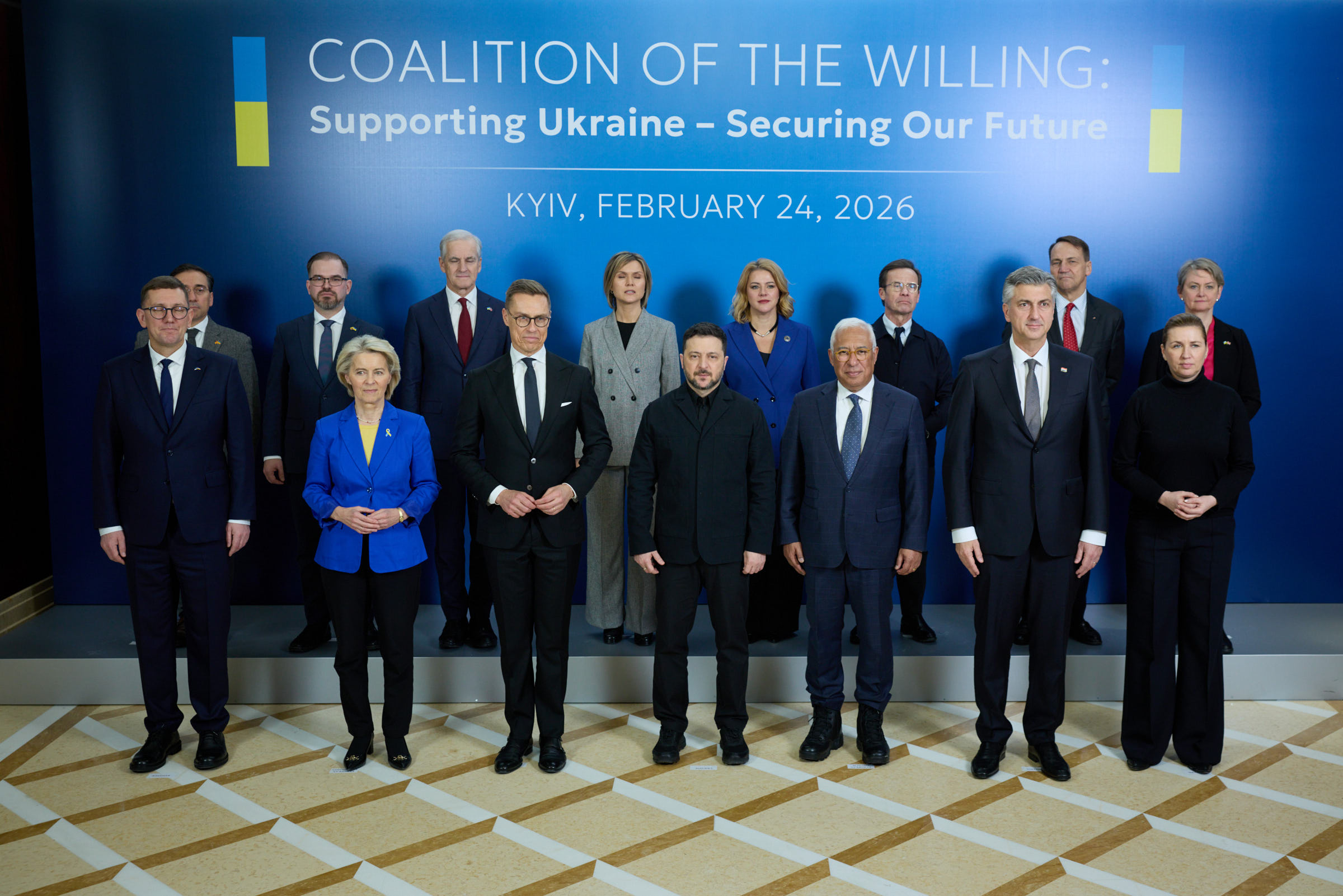 Family photo, Coalition of the Willing.  Nordisk-baltiske ledere, EU ledere og Zelenskyy