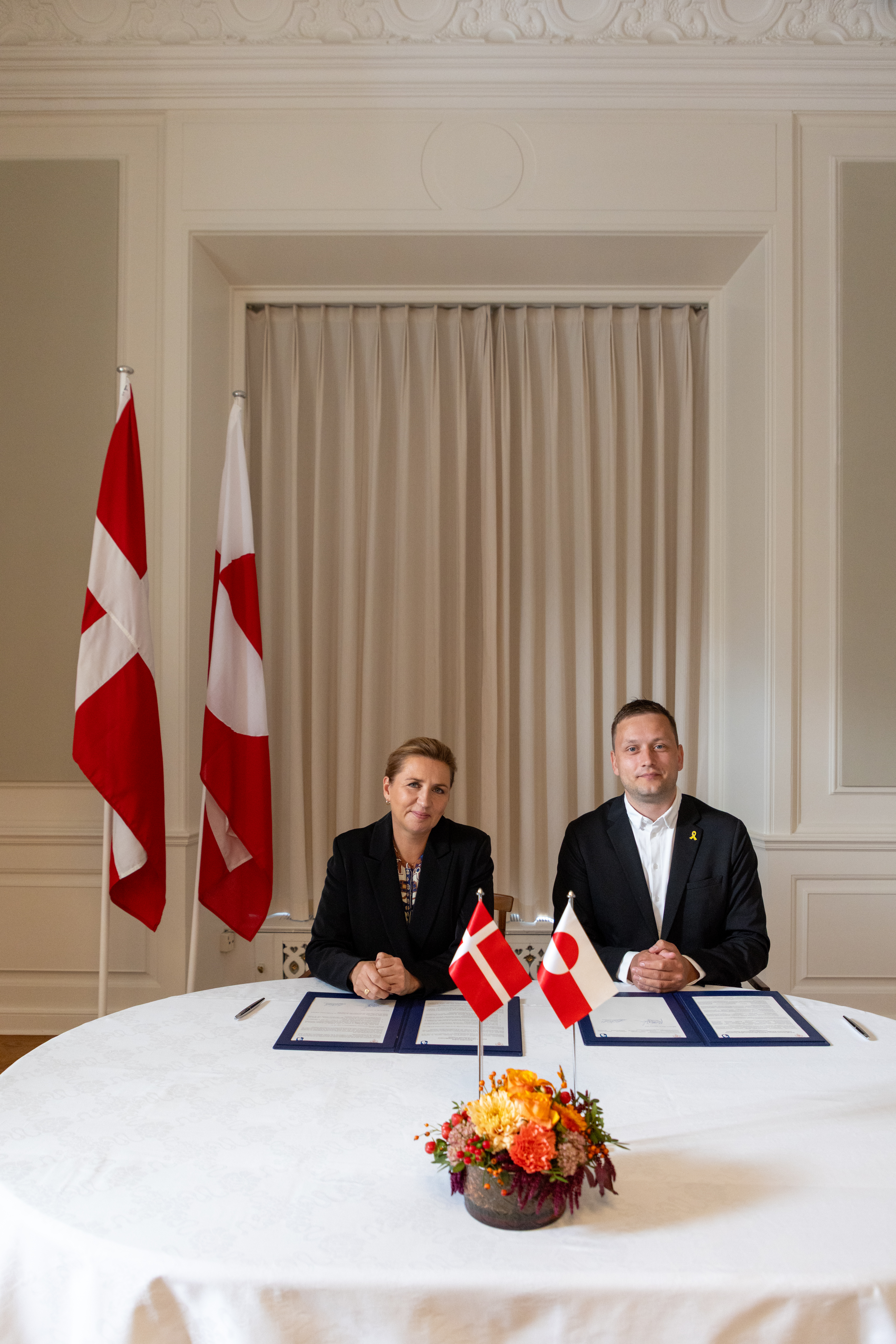 Statsministeren og Formanden for Naalakkersuisut underskriver rammeaftale for et selvbærende Grønland