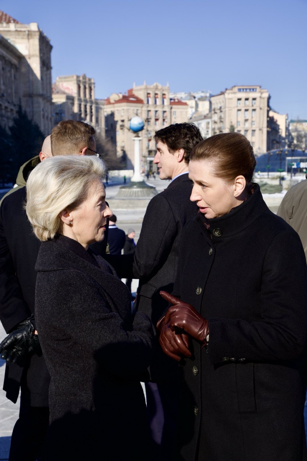 Mette Frederiksen med Ursula von der Leyen